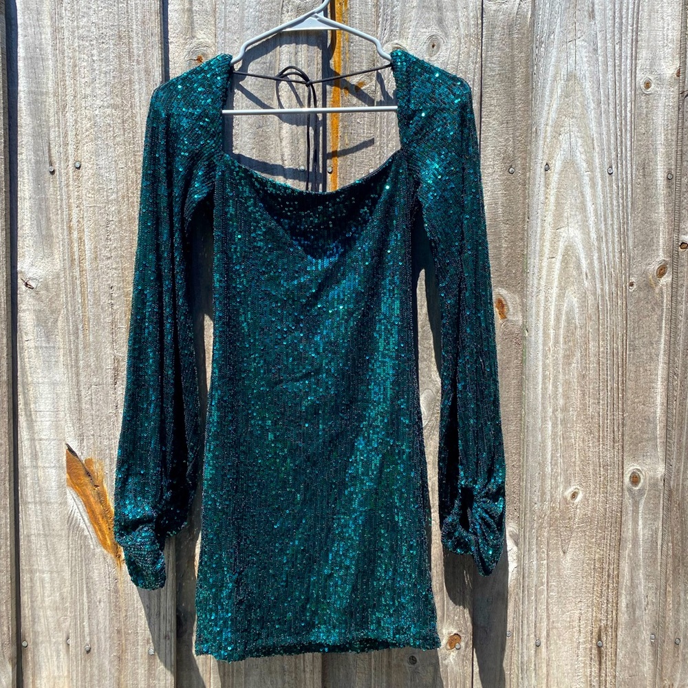 Shantelle Sequins Dress in Emerald Green